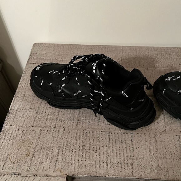 Balenciaga Shoes - Picture 5 of 7